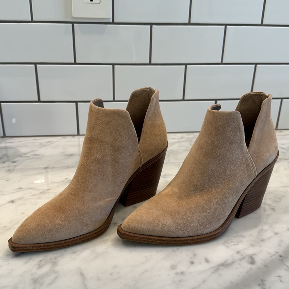Vince Camuto Tan Heeled Boots - Picture 2 of 5